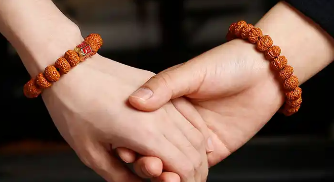 Which Hand Should You Wear an Eastern Bracelet On?
