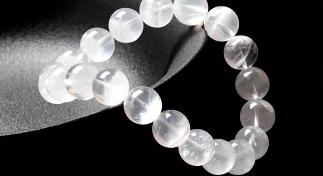 Crystal Bracelets in Eastern Culture: Meaning, Symbolism, and Tradition