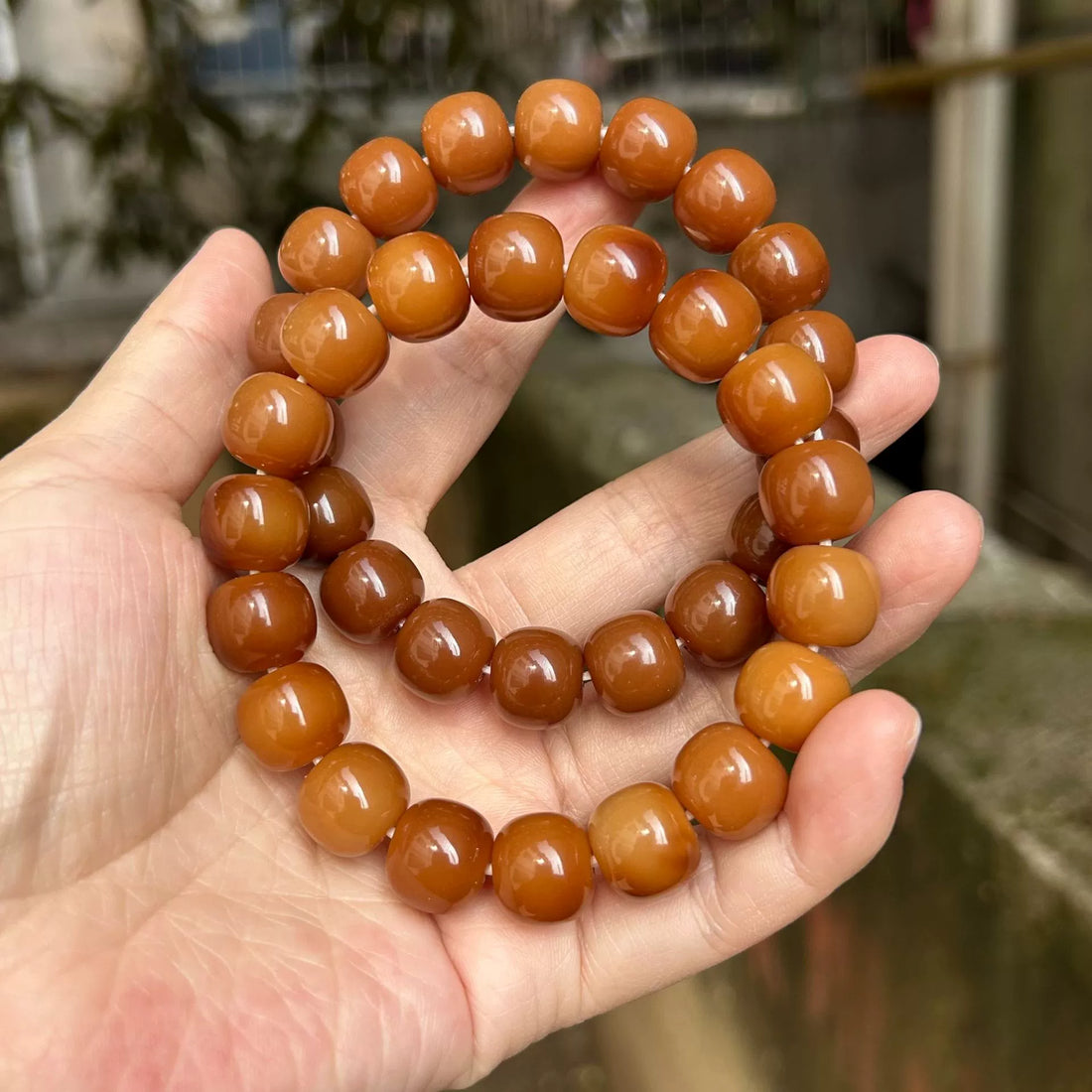 Amber-Colored Vintage Style Bodhi Bracelet