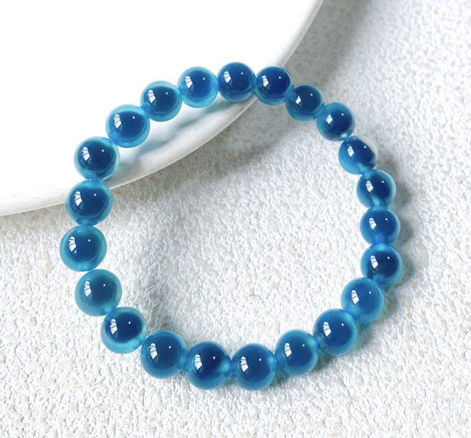 8mm Vivid Deep Blue Agate Bracelet with Dark Center